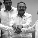 FARC leaders and President Juan Manuel Santos shake hands during the signing of the historic Colombian Peace Agreement. UU assisted the former prosecutor of the International Criminal Court in coordinating communications for the events leading up to this milestone, aimed at ending decades of conflict between the Colombian government and the Revolutionary Armed Forces of Colombia (FARC).